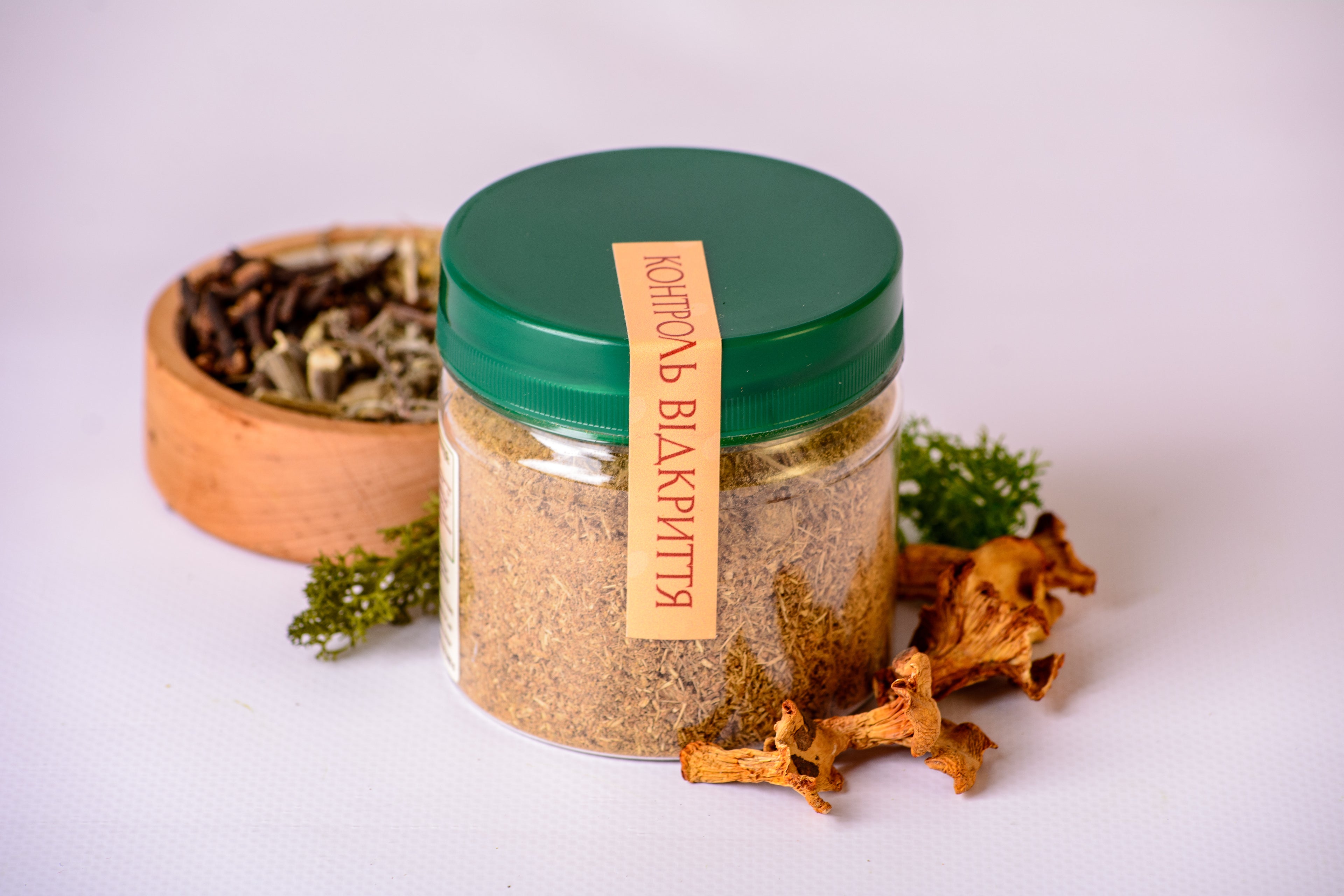 Трійчатка мелена з Лисичкою справжньою