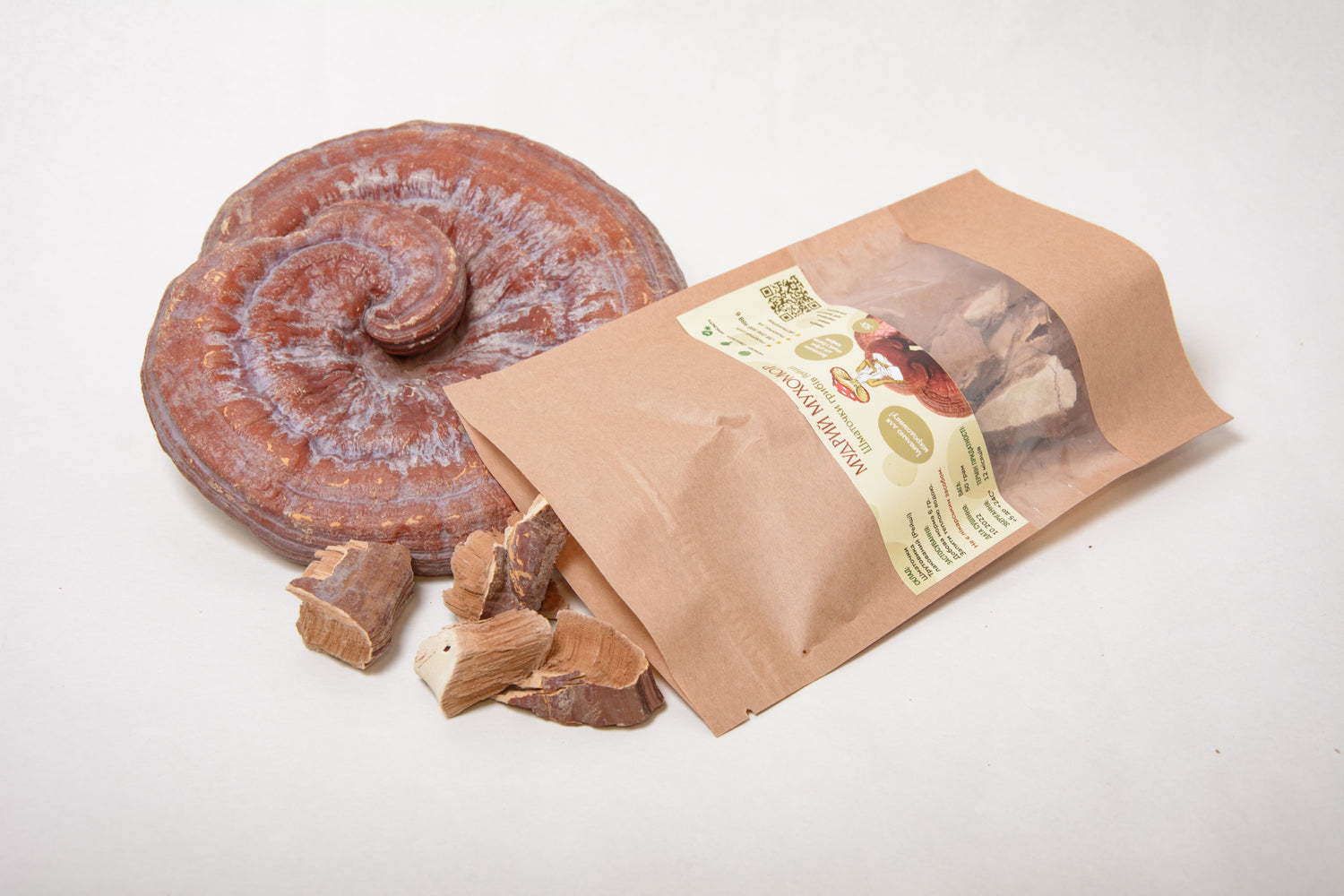 Трутовик лакований (Рейші), подрібнені плодові тіла